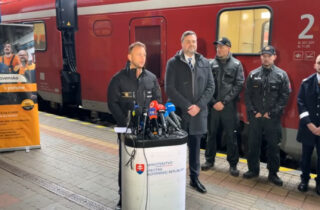 Policajti budú od nového roka cestovať vlakmi zadarmo, má to však jednu podmienku – VIDEO, FOTO